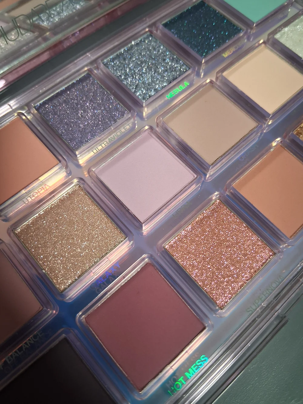 HUDA BEAUTY Mercury Retrograde Eyeshadow Palette- DISCONTINUED
